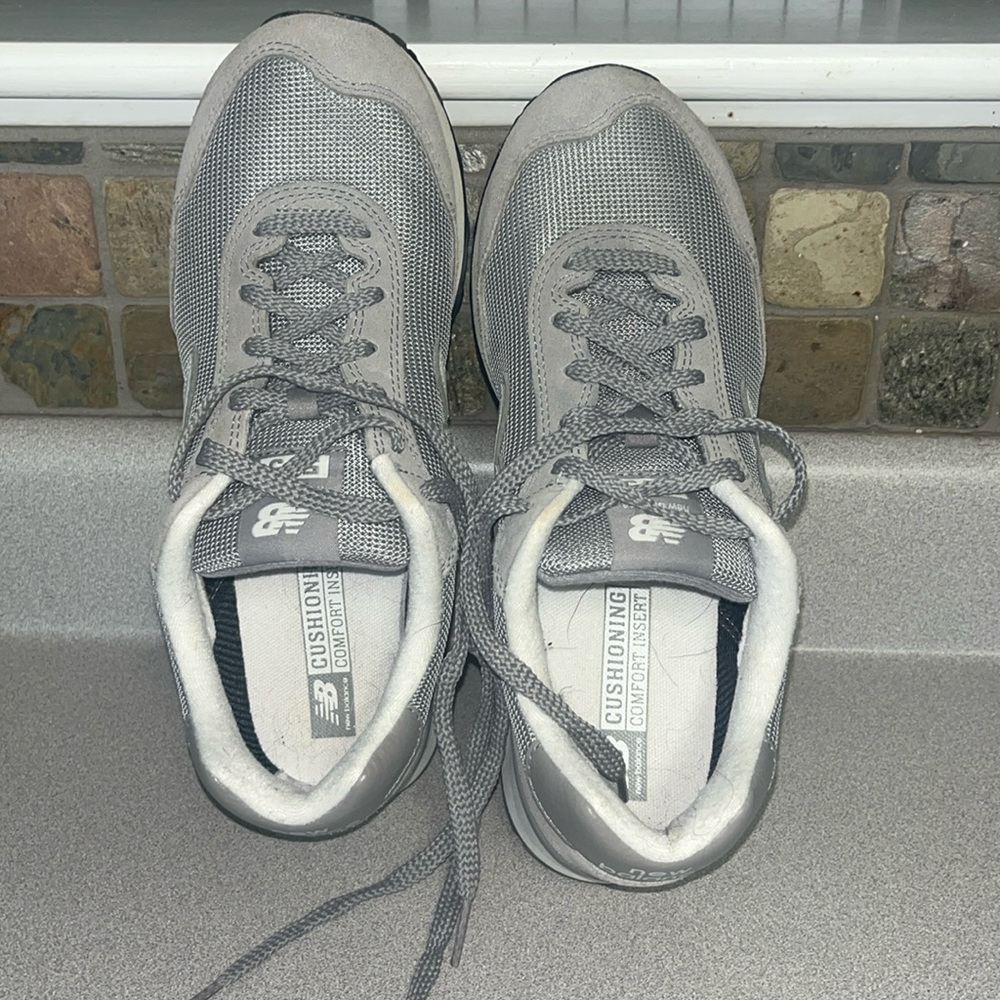 New Balance women’s shoe 8.5